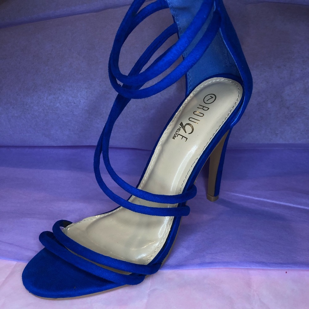 Women’s size 8 royal blue heels